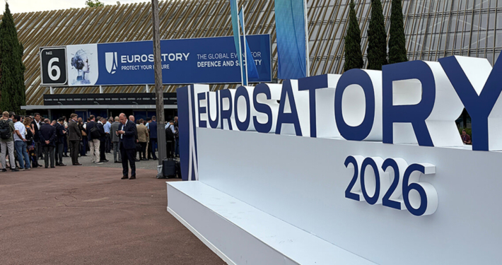 EUROSATORY The Global Event for Defence & Security: Eingang zur Messe